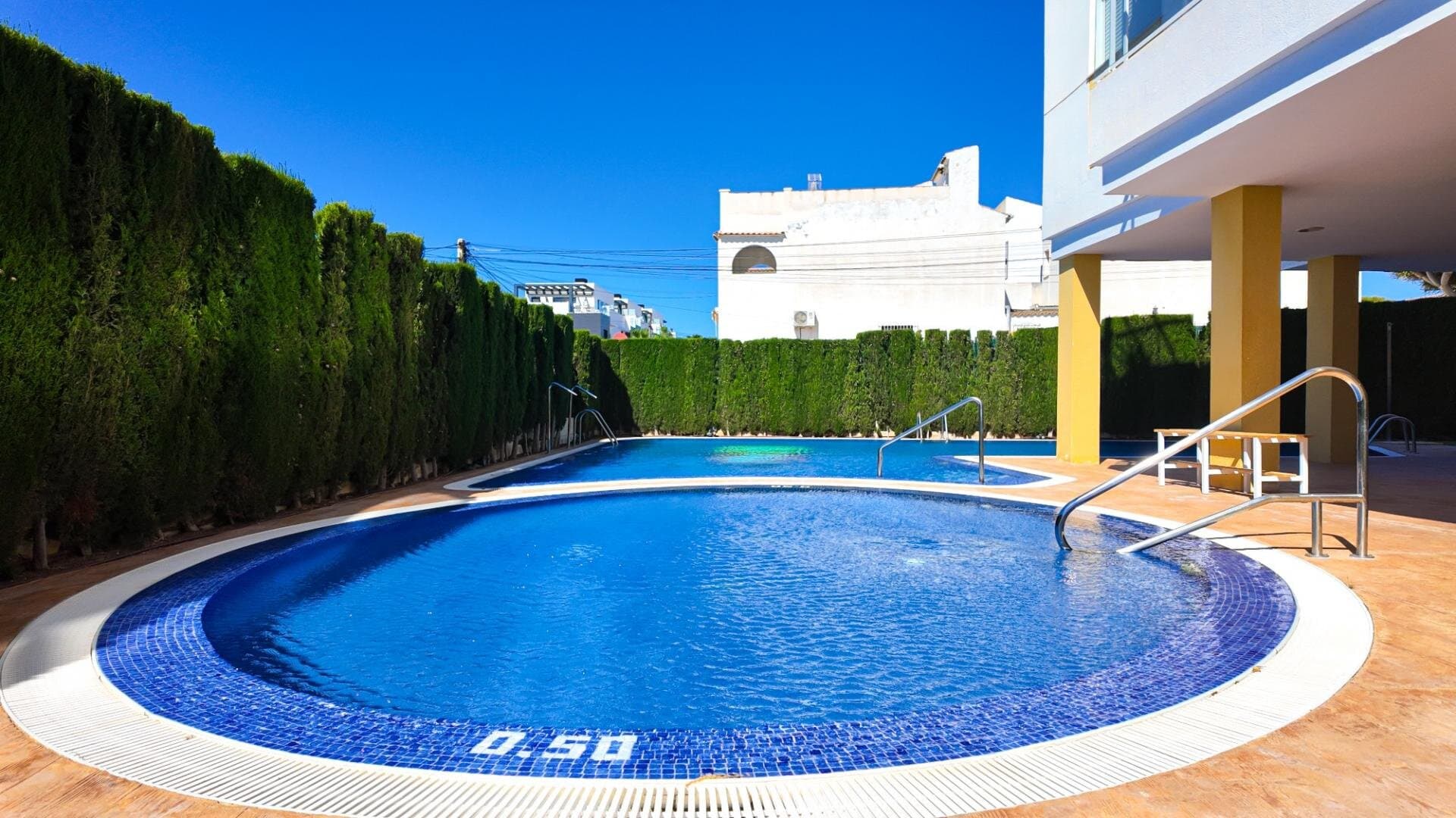 Apartamento de 2 Dormitorios en Villamartín-las Filipinas, Orihuela Costa - 4