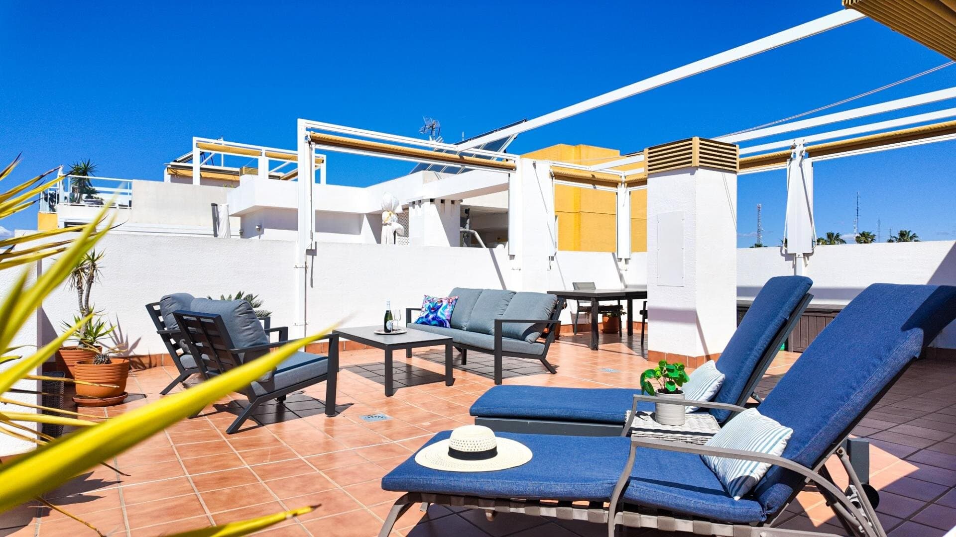 Apartamento de 2 Dormitorios en Villamartín-las Filipinas, Orihuela Costa - 8