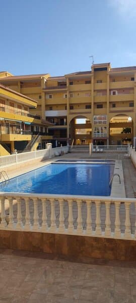 Casa de 2 Dormitorios en Los Europeos, Torrevieja