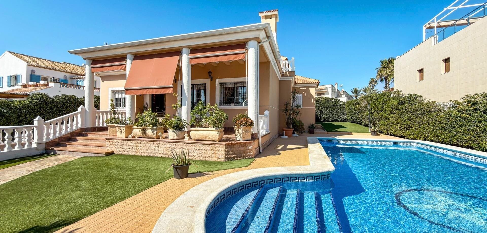 5-Bedroom Villa in Torre la Mata, Torrevieja - 16