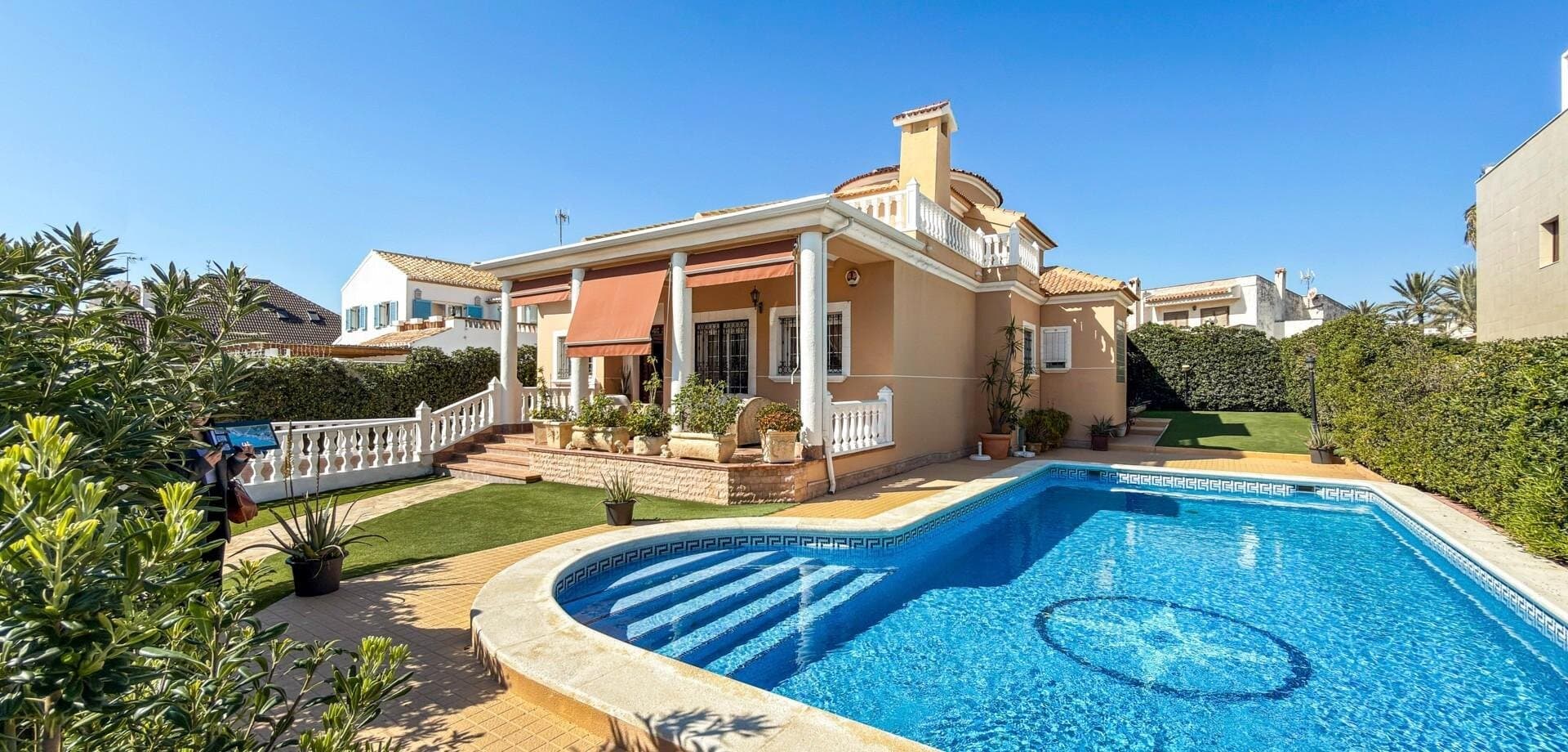 5-Bedroom Villa in Torre la Mata, Torrevieja - 2