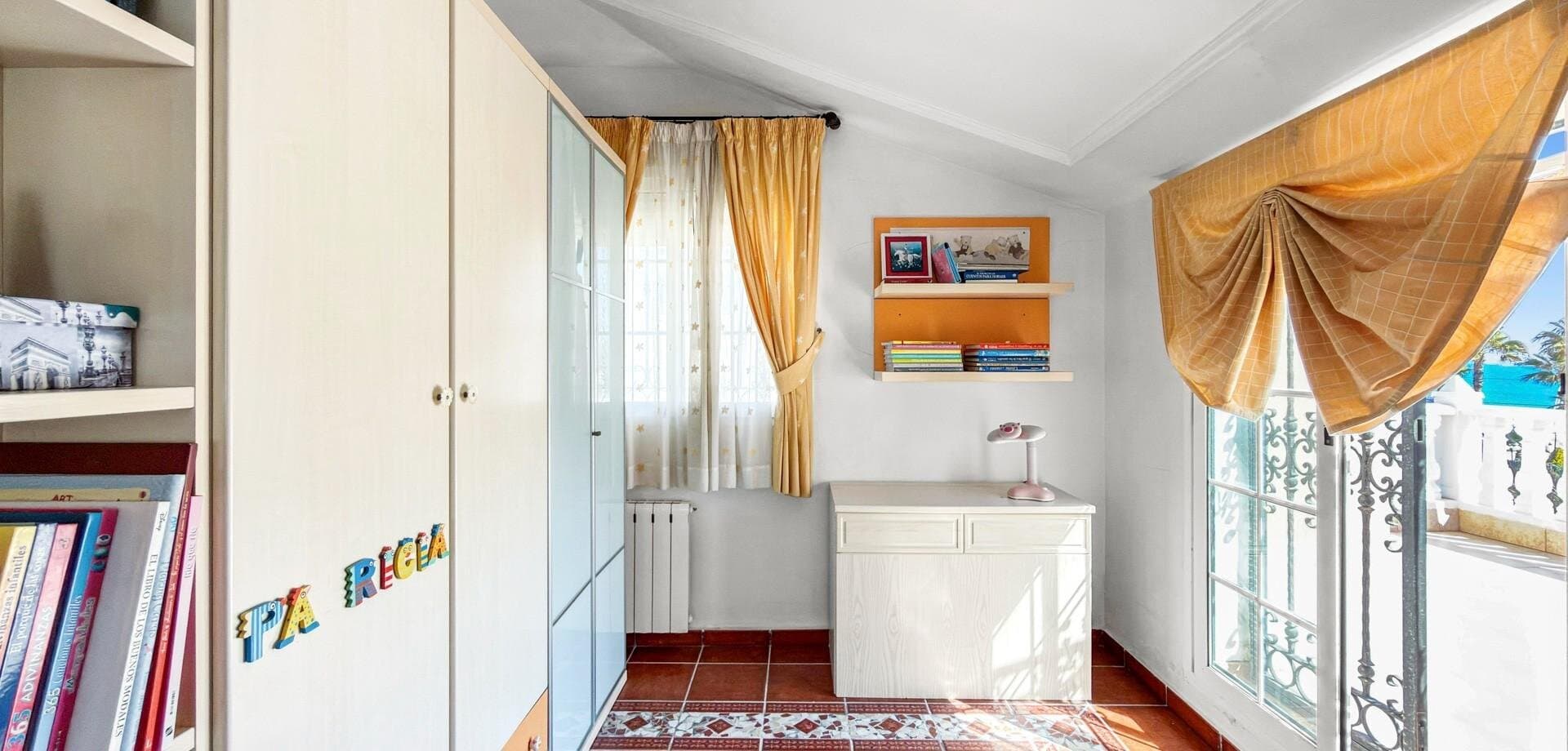 5-Bedroom Villa in Torre la Mata, Torrevieja - 43