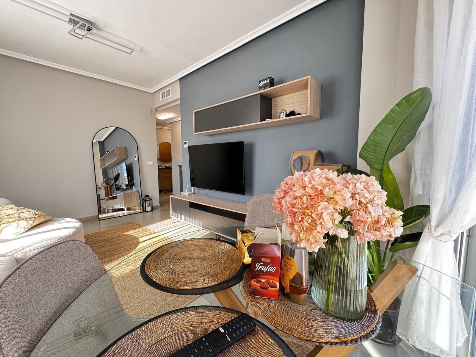 3-Bedroom Apartment in Playa de los Locos, Torrevieja - 34
