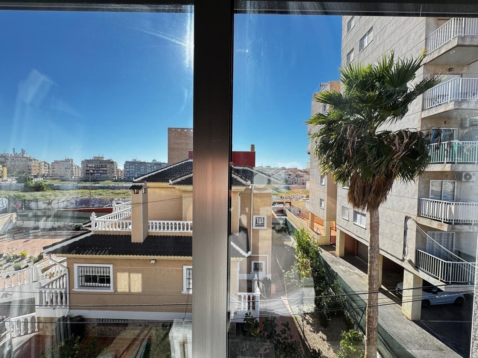 3-Bedroom Apartment in Playa de los Locos, Torrevieja - 36
