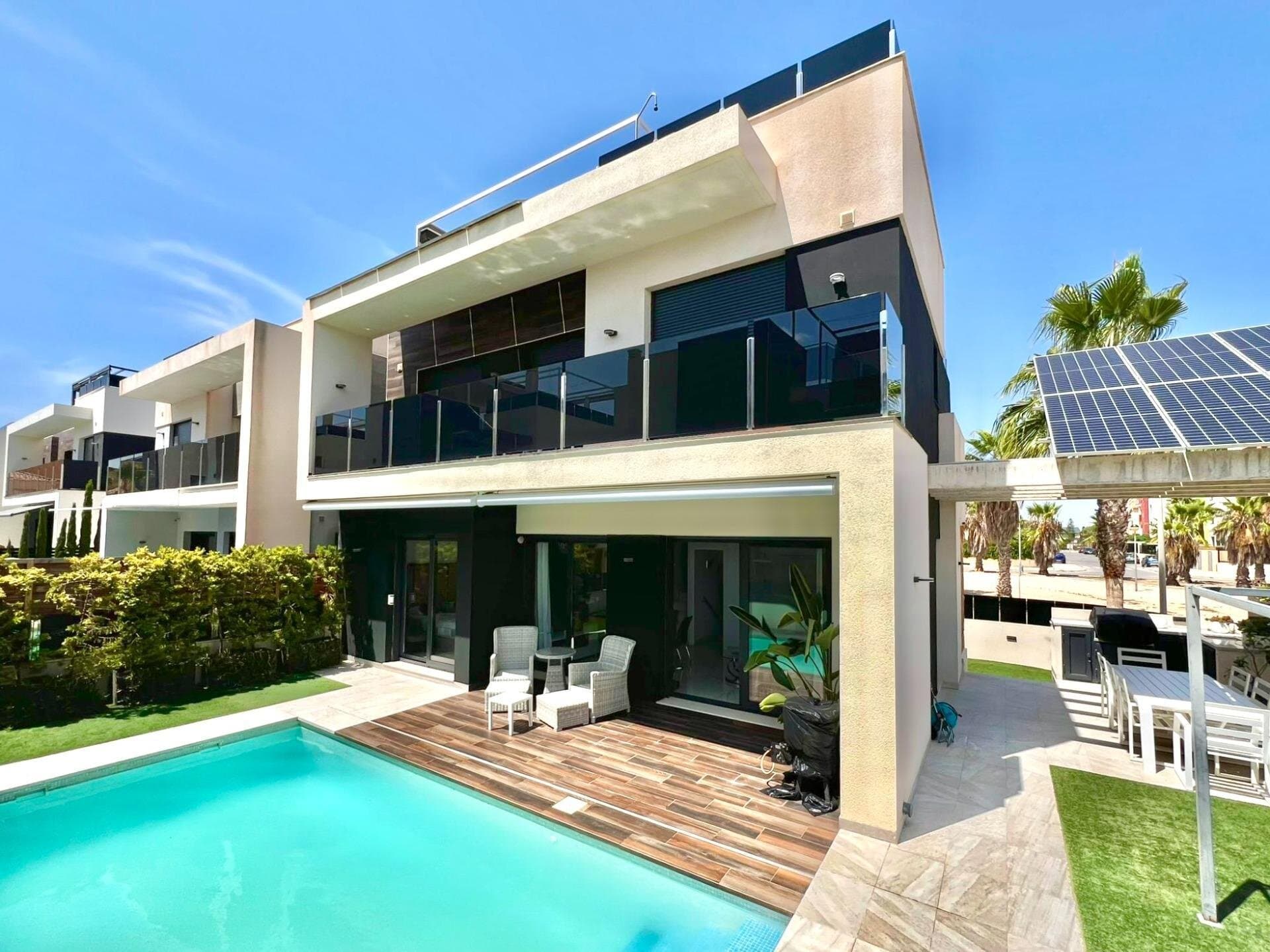 4-Bedroom Villa in Lomas de Cabo Roig, Orihuela Costa