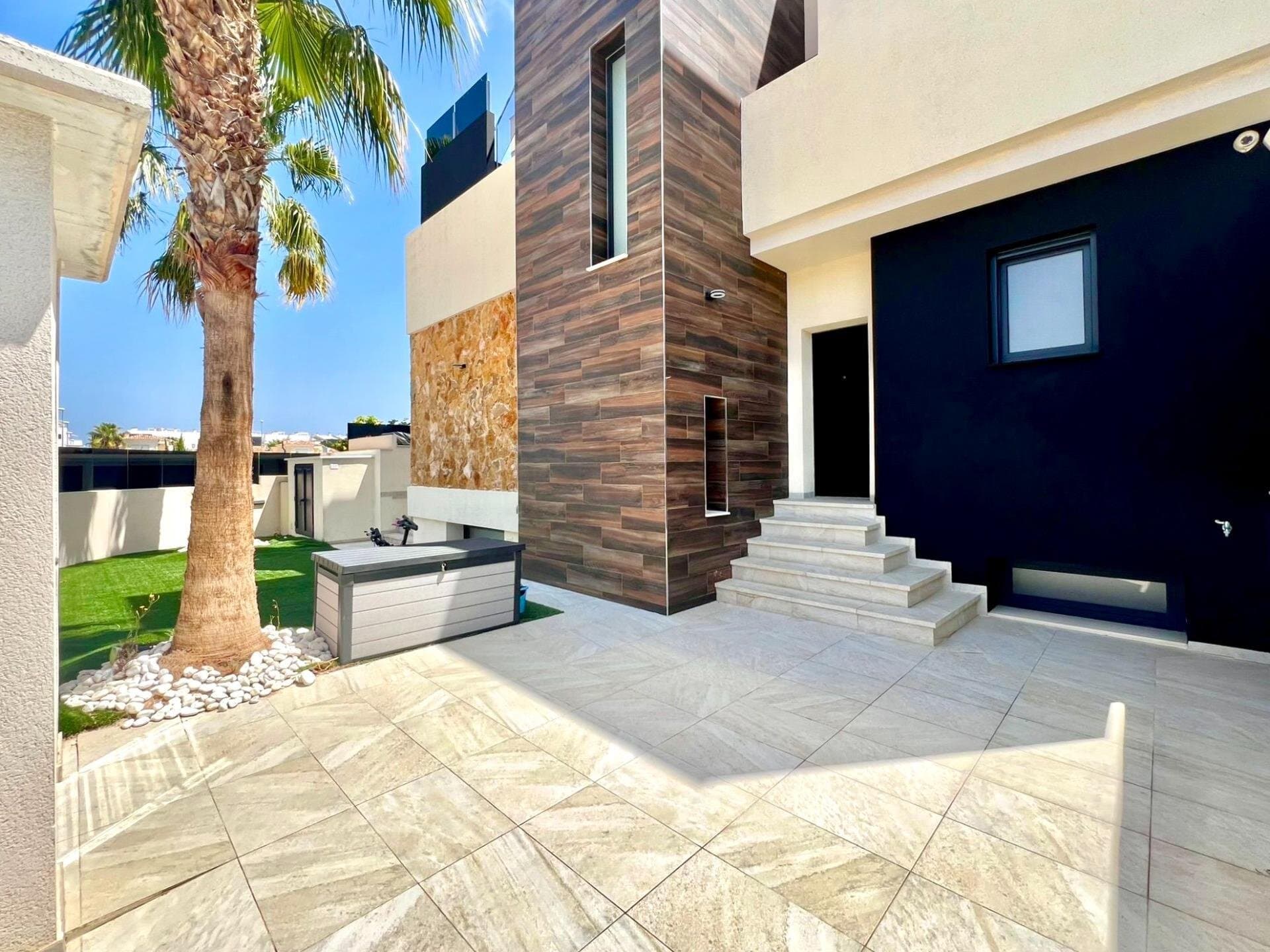 4-Bedroom Villa in Lomas de Cabo Roig, Orihuela Costa - 2