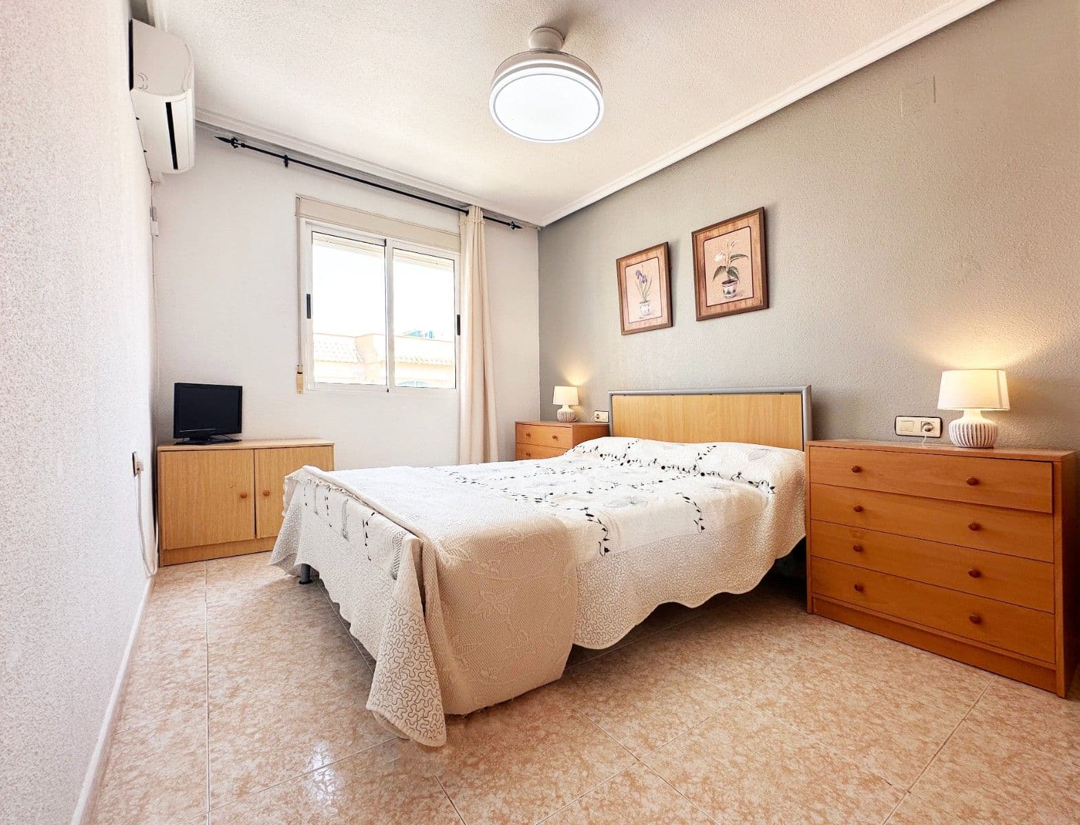 Bungalow de 2 Dormitorios en Centro, Torrevieja - 16