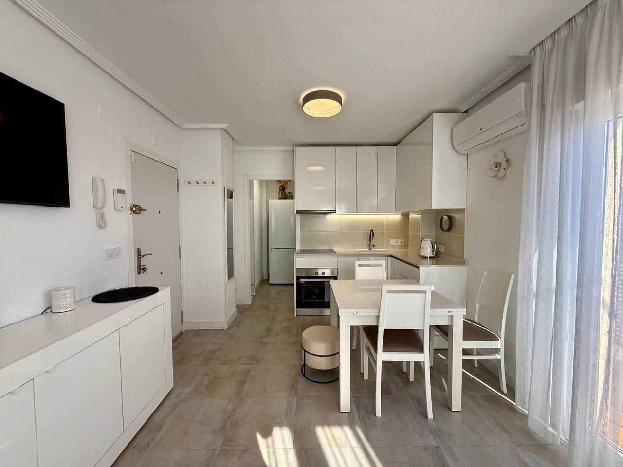 1-Bedroom Penthouse in Playa del Cura, Torrevieja - 10