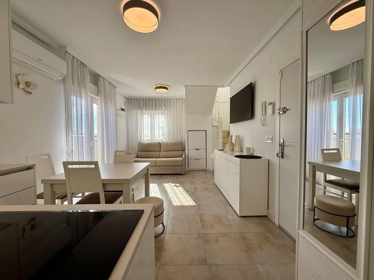 1-Bedroom Penthouse in Playa del Cura, Torrevieja - 11