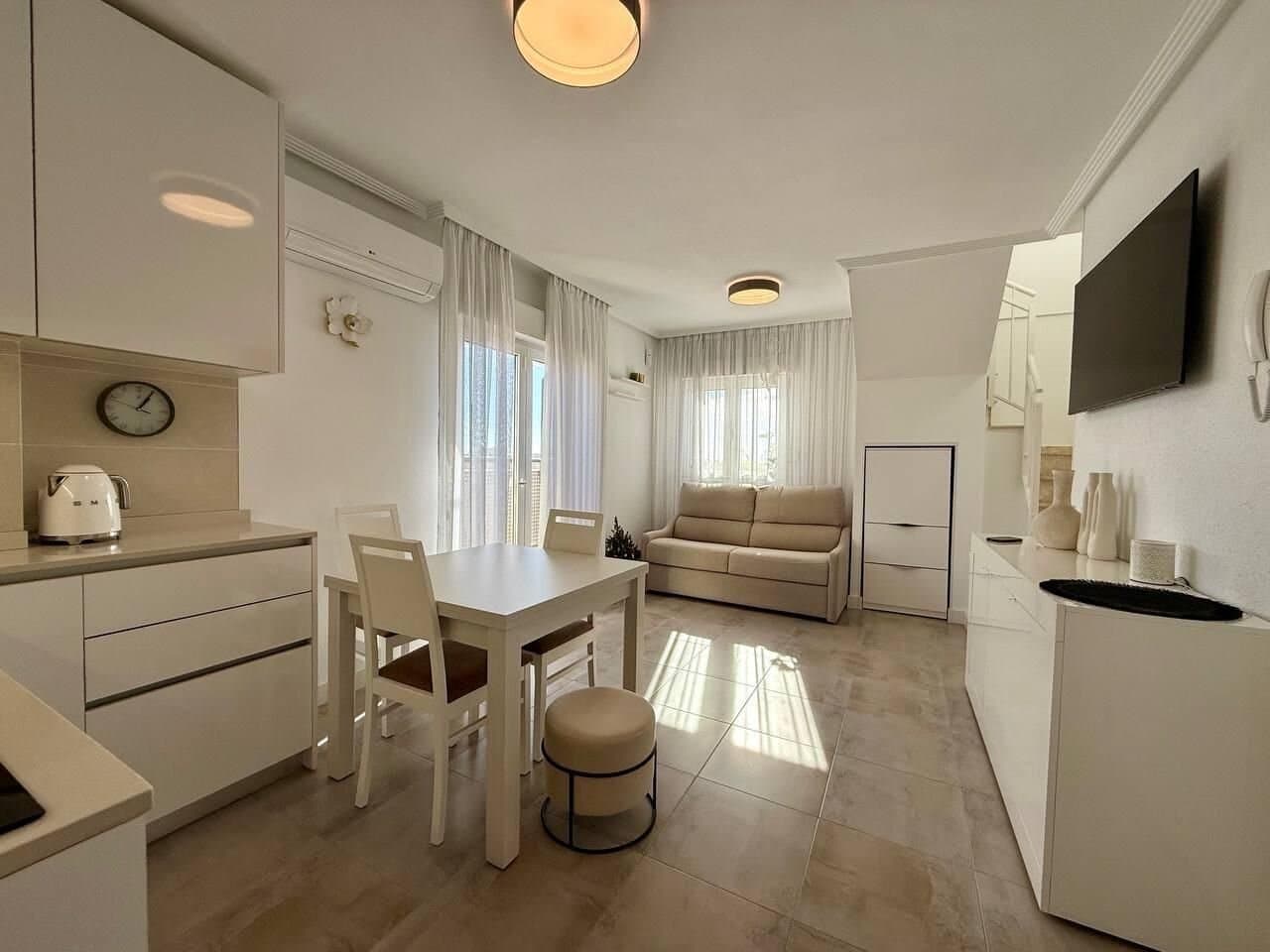 1-Bedroom Penthouse in Playa del Cura, Torrevieja - 3