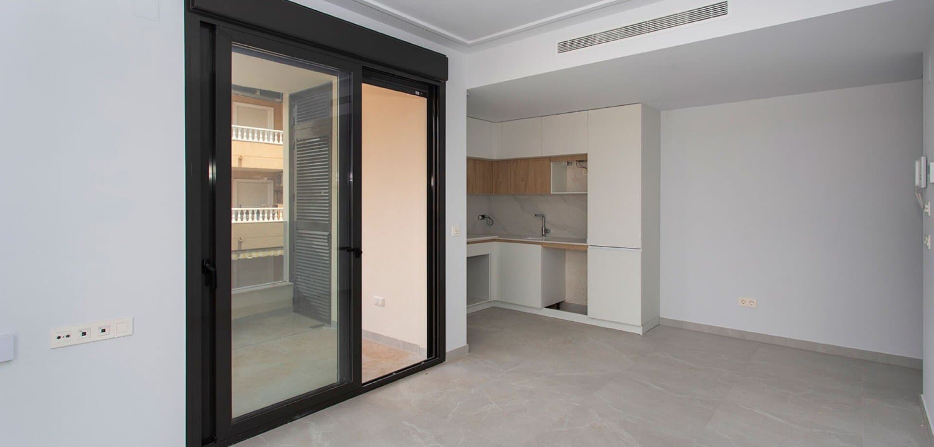 2-Bedroom Apartment in Playa del Cura, Torrevieja - 10
