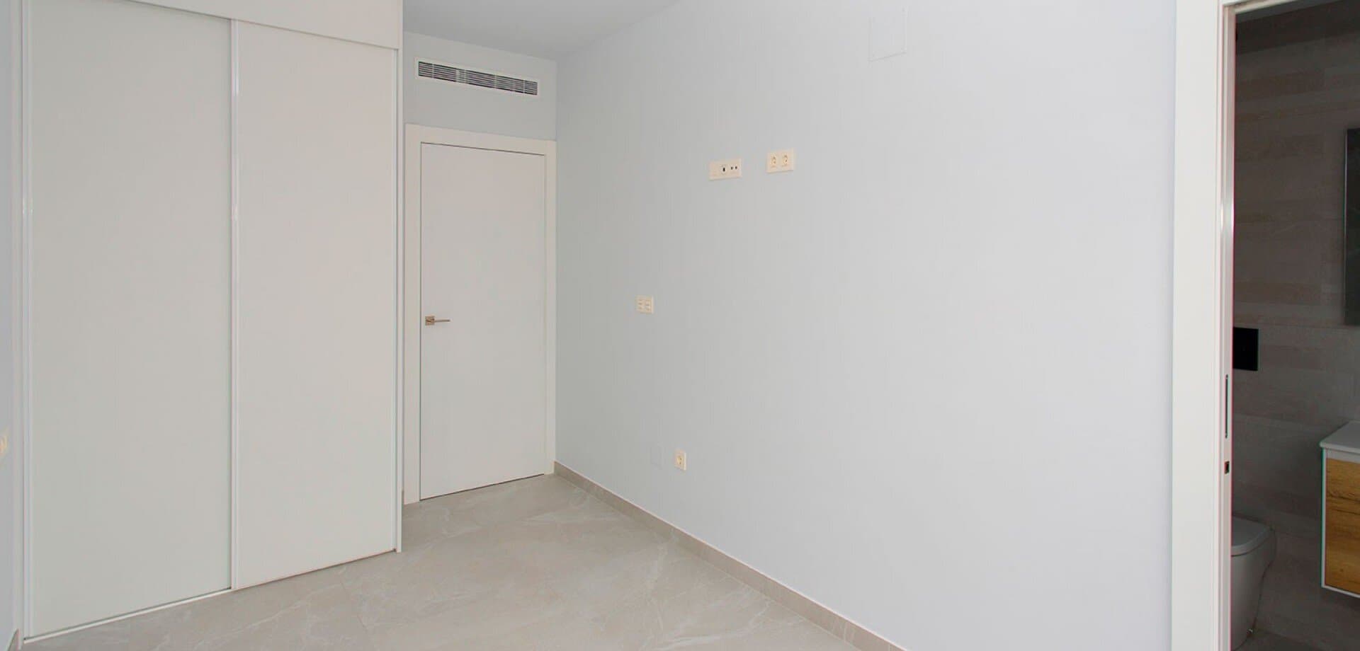 2-Bedroom Apartment in Playa del Cura, Torrevieja - 15