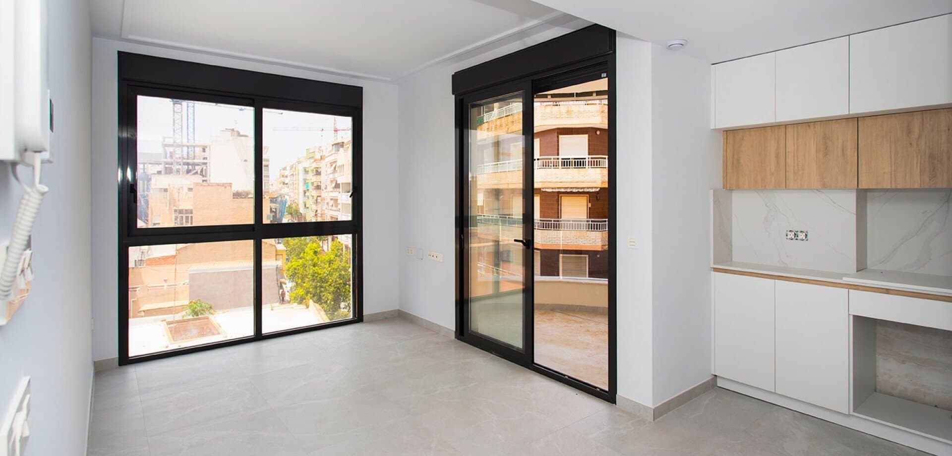 2-Bedroom Apartment in Playa del Cura, Torrevieja - 2