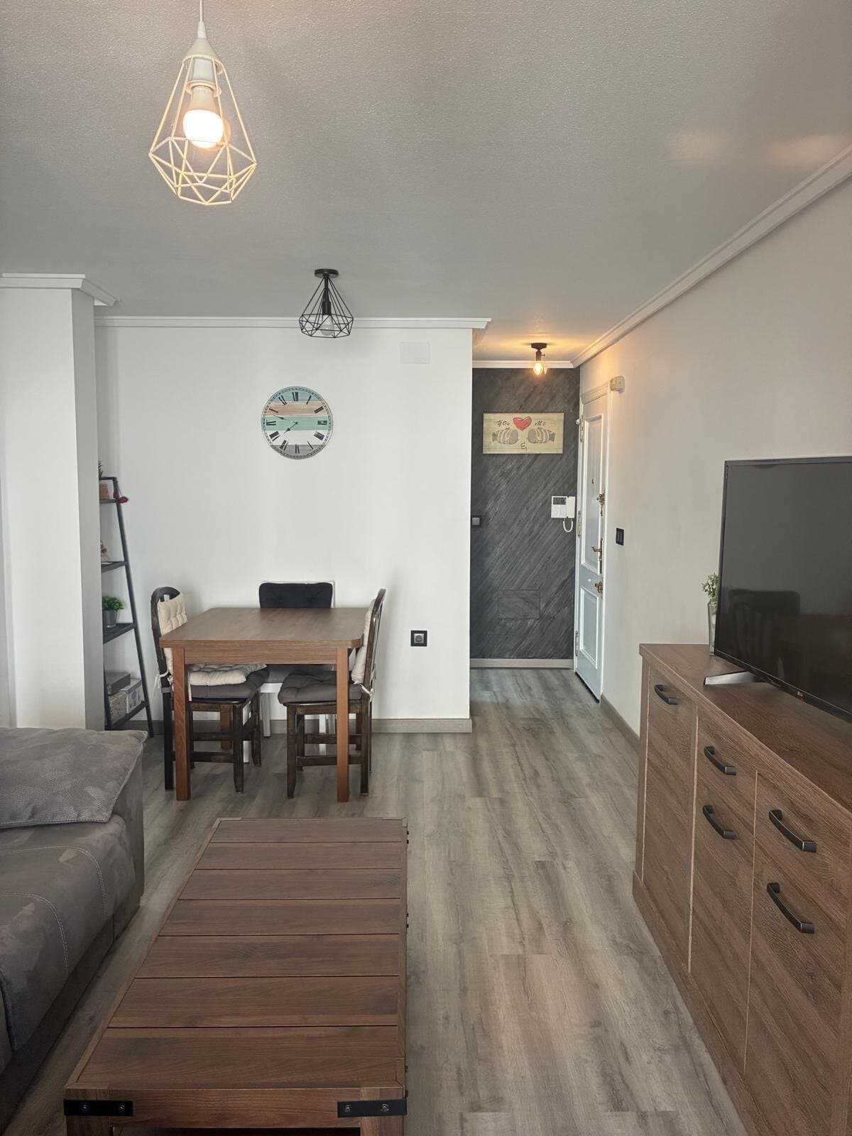 2-Bedroom Apartment in Torrevieja, Torrevieja - 13