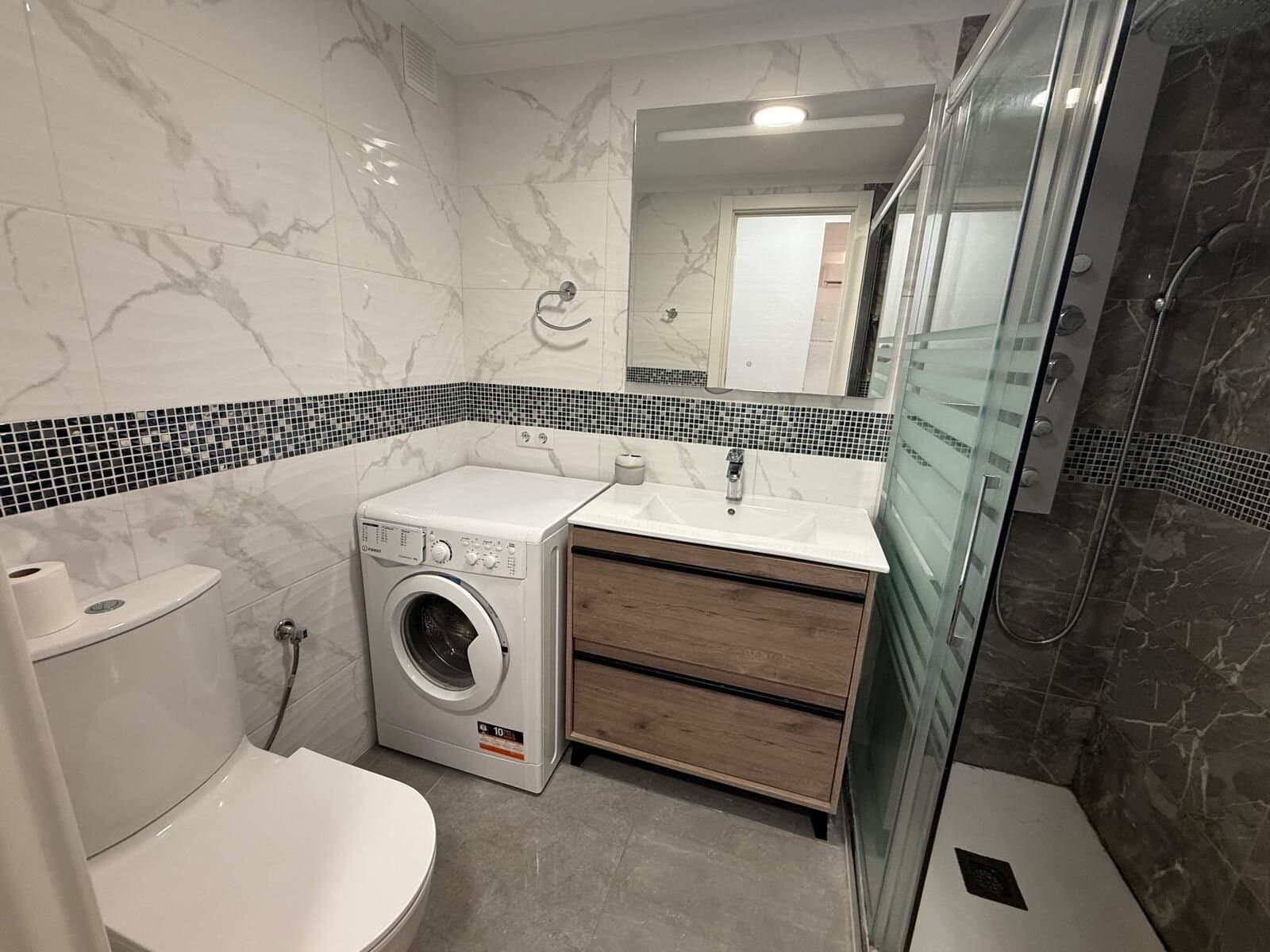 2-Bedroom Apartment in Centro, Torrevieja - 12