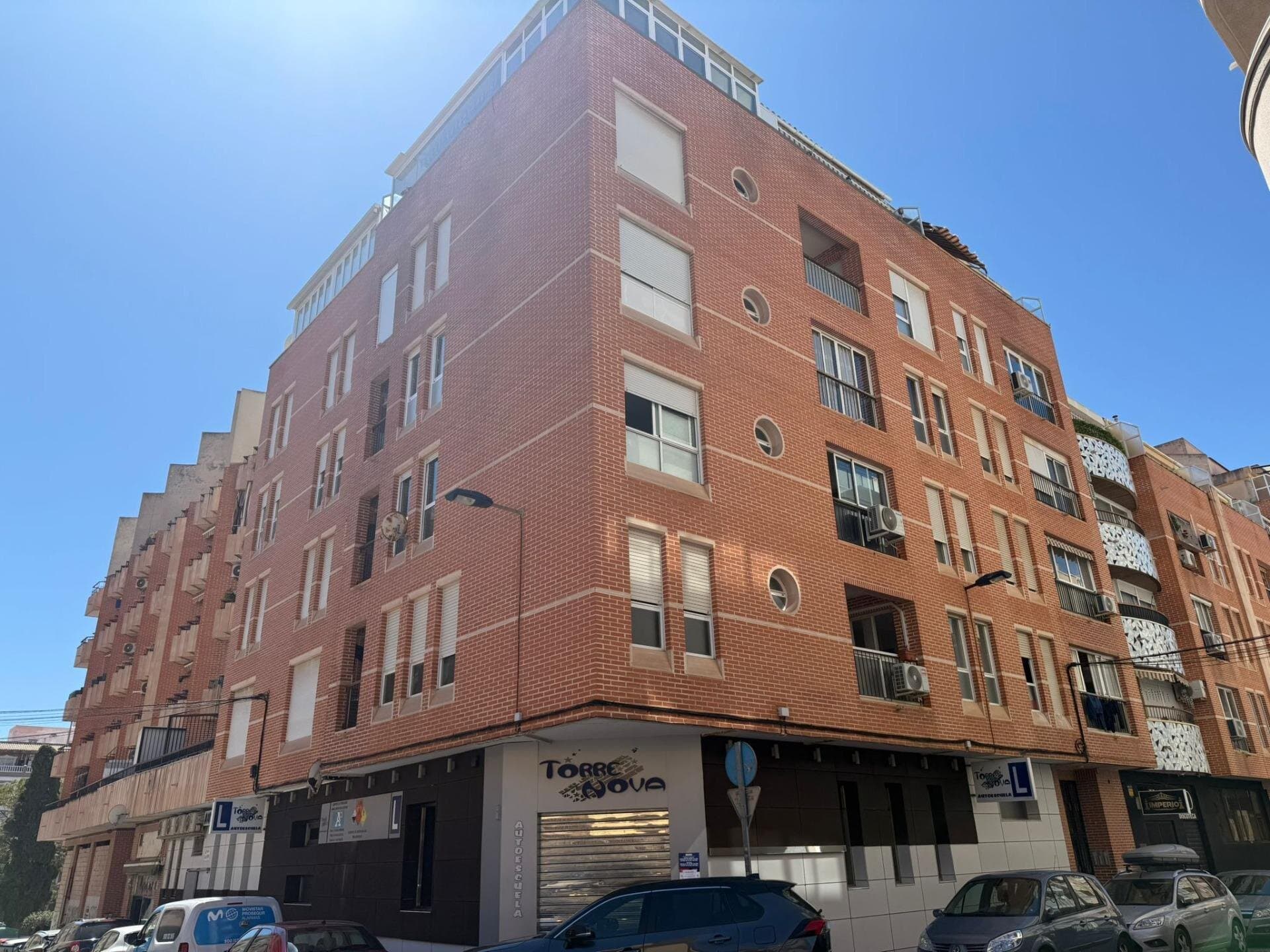 2-Bedroom Apartment in Centro, Torrevieja - 2