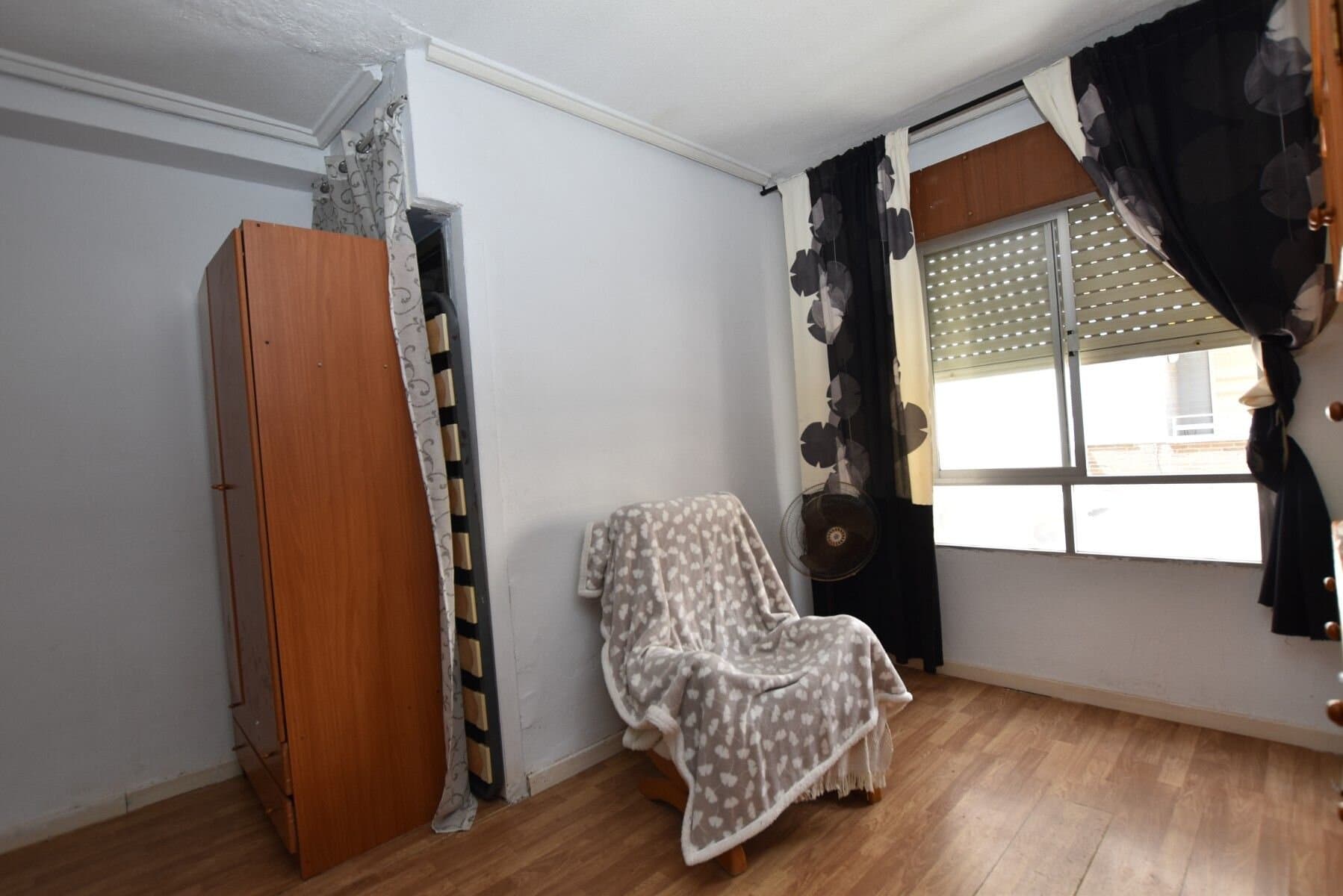 2-Bedroom Apartment in Torrevieja, Torrevieja - 16