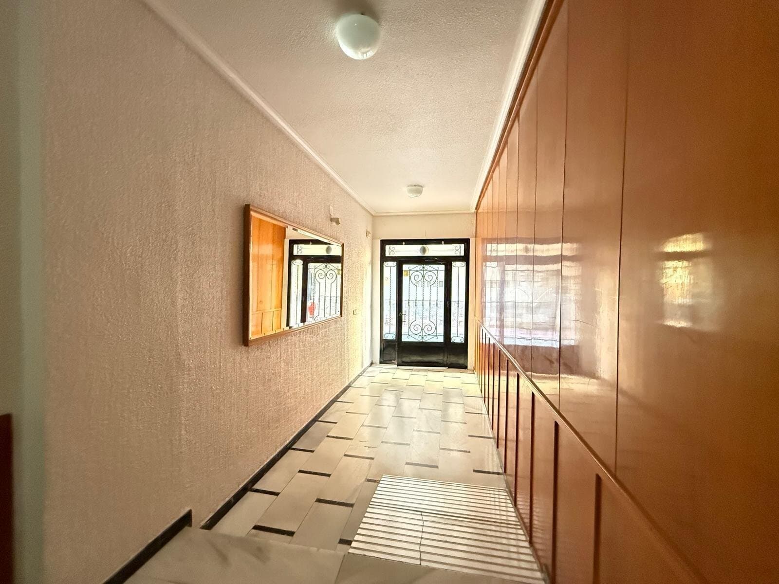 1-Bedroom Apartment in Torrevieja, Torrevieja - 16