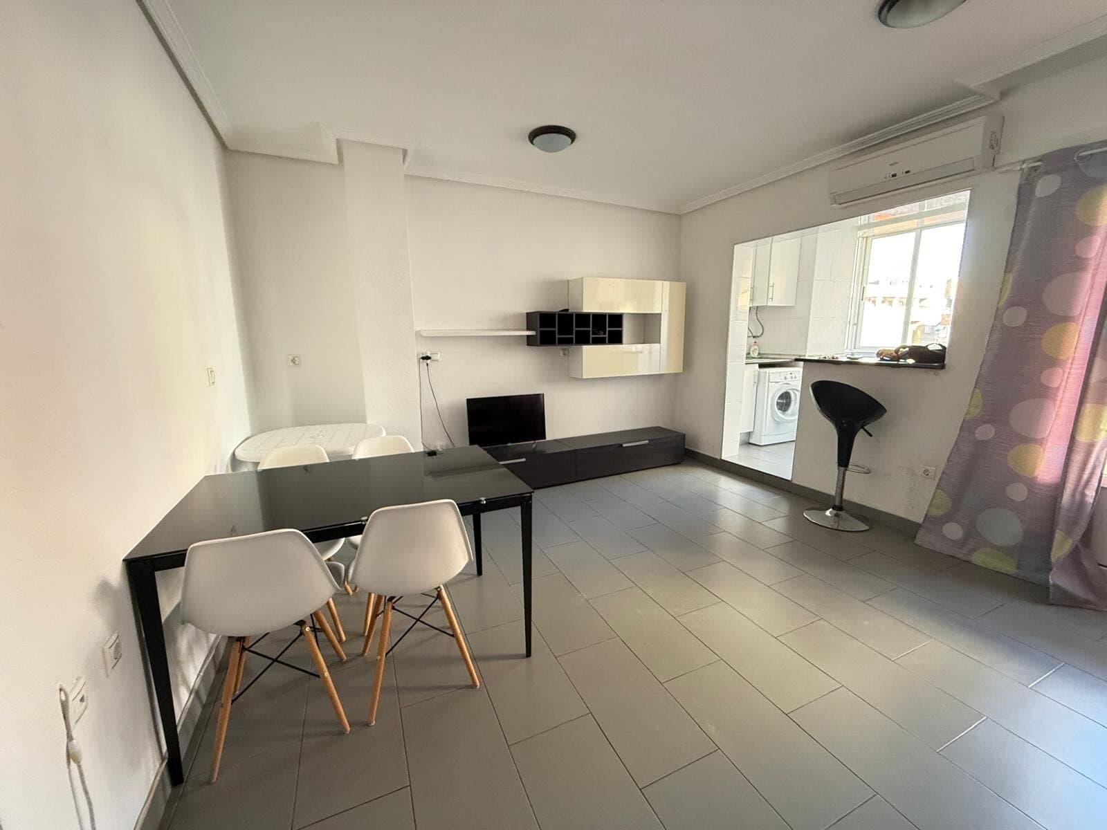 1-Bedroom Apartment in Torrevieja, Torrevieja - 2
