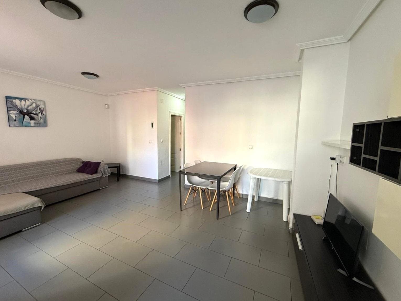 1-Bedroom Apartment in Torrevieja, Torrevieja - 3