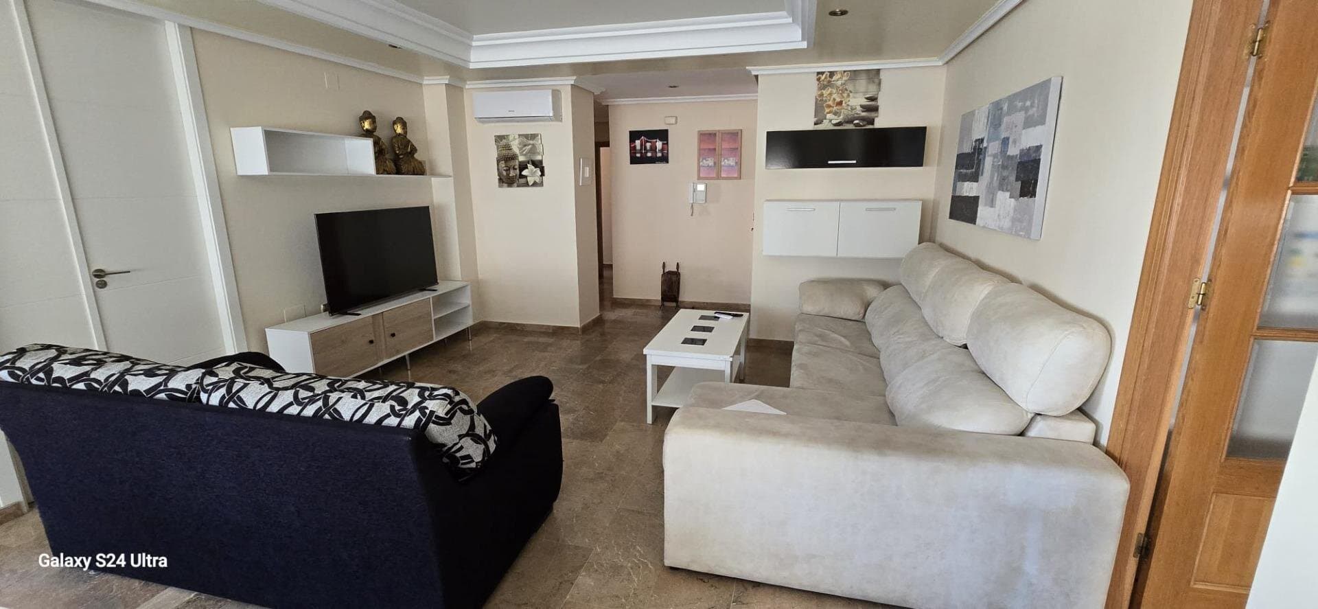 4-Bedroom Apartment in Torrevieja, Torrevieja - 3