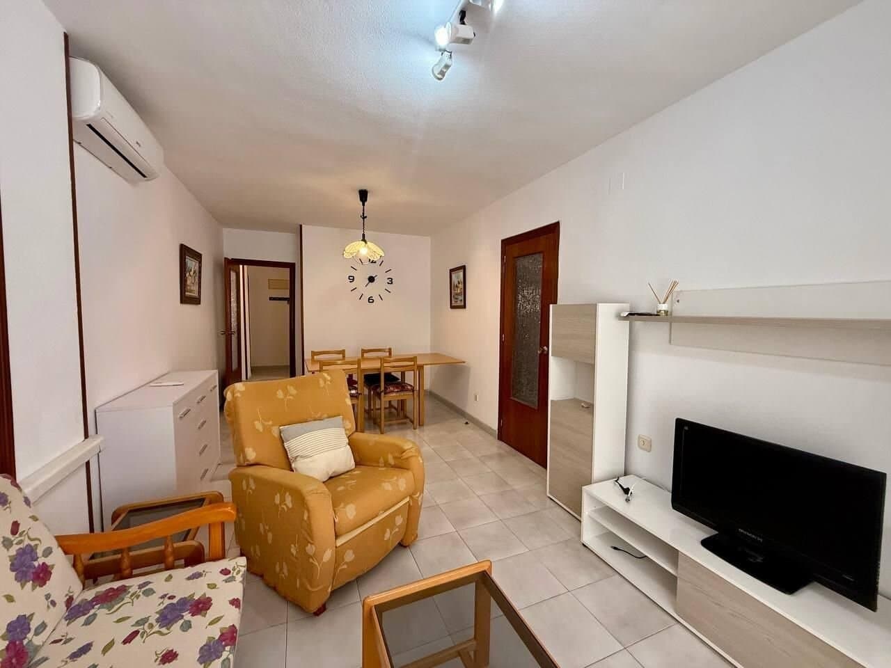 2-Bedroom Apartment in Estacion de Autobuses, Torrevieja - 2