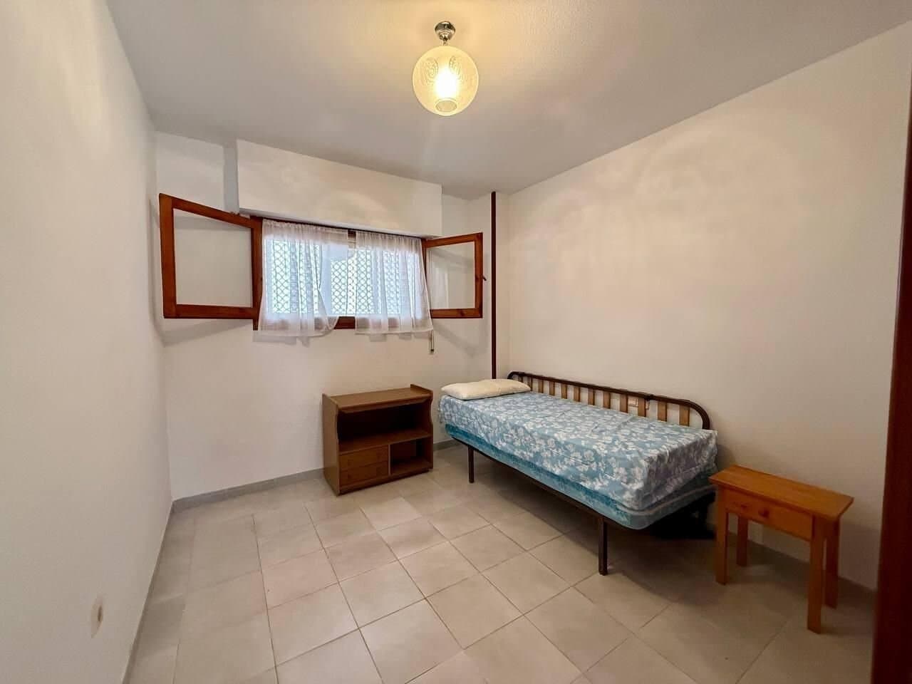 2-Bedroom Apartment in Estacion de Autobuses, Torrevieja - 9
