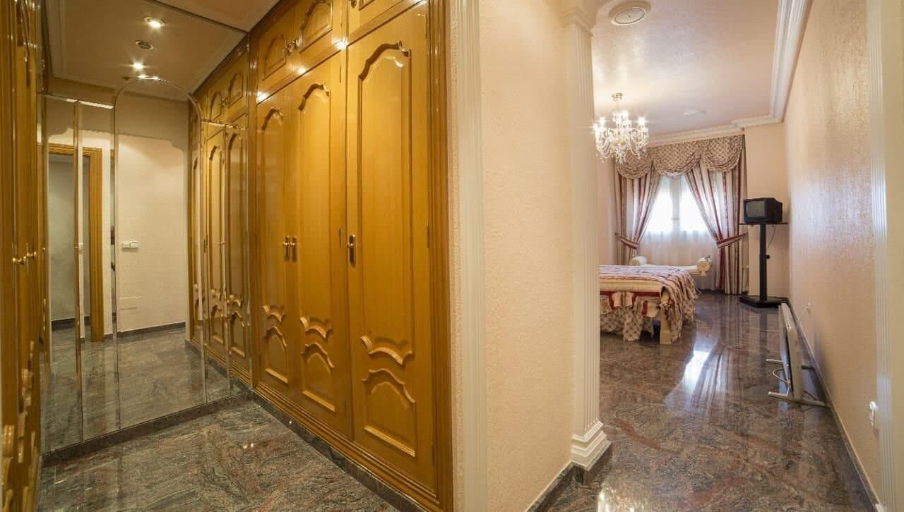 5-Bedroom House in Los Alcázares - 2