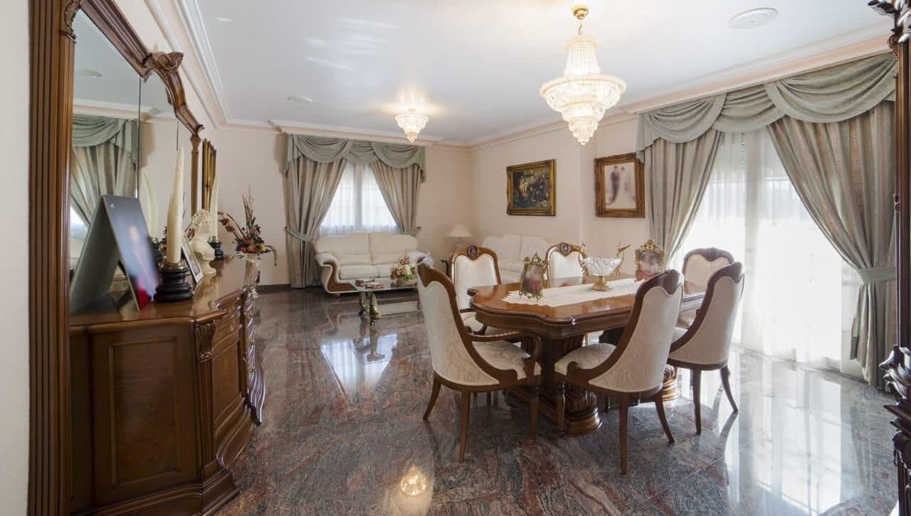 5-Bedroom House in Los Alcázares - 5