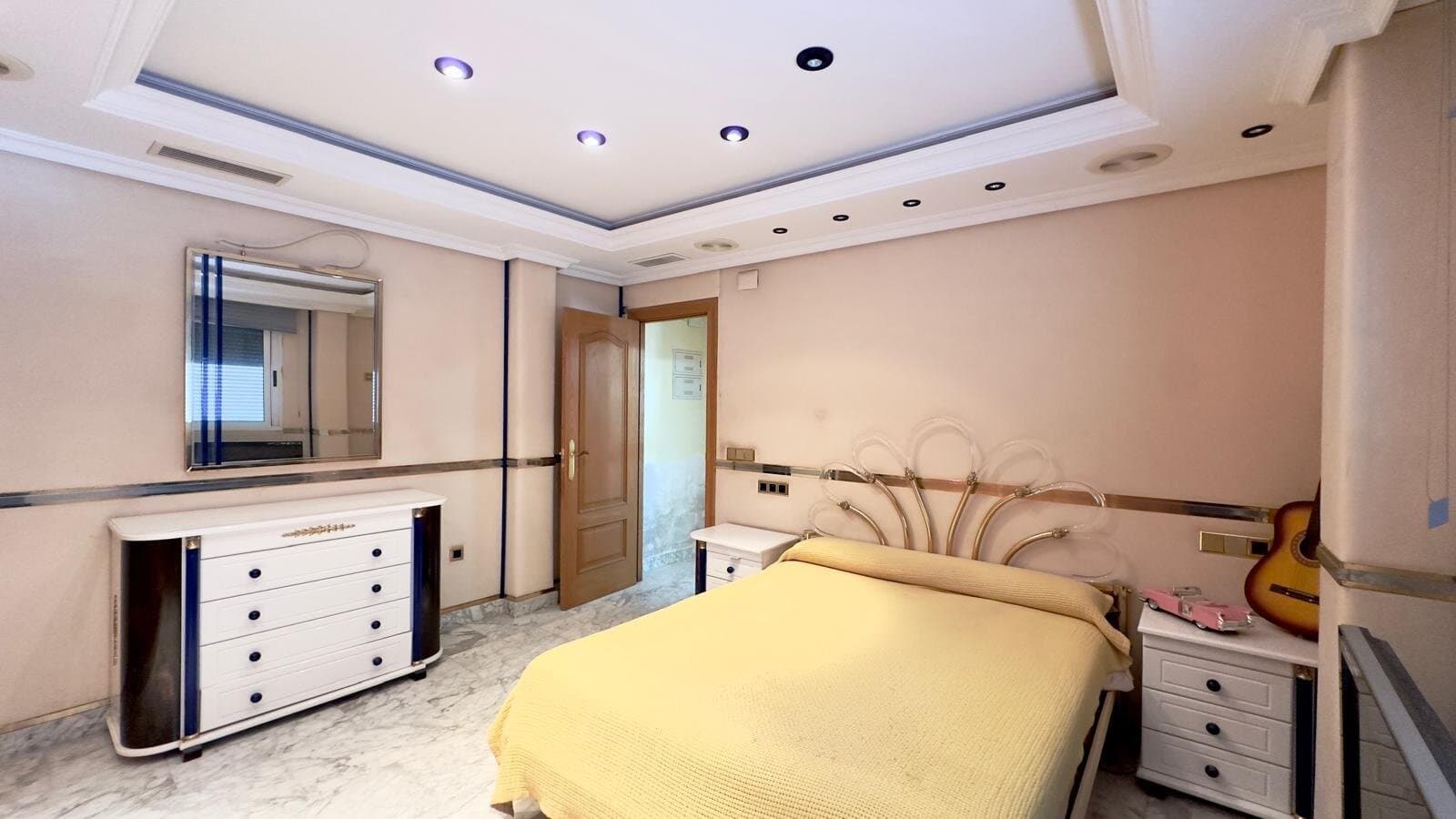 2-Bedroom Penthouse in Torrevieja - 10