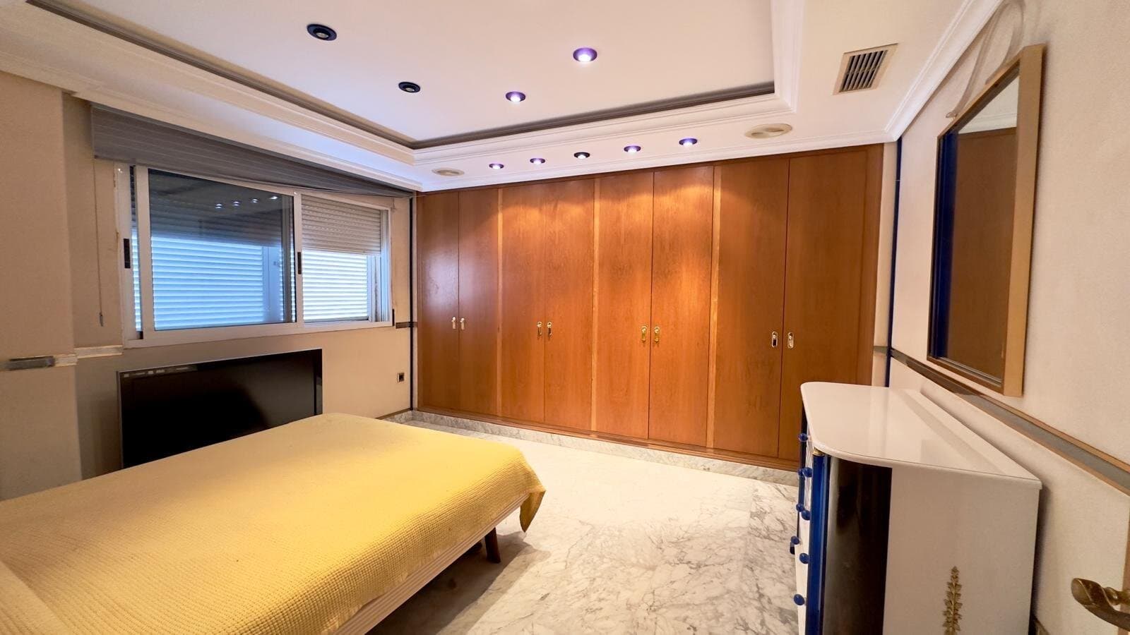 2-Bedroom Penthouse in Torrevieja - 12