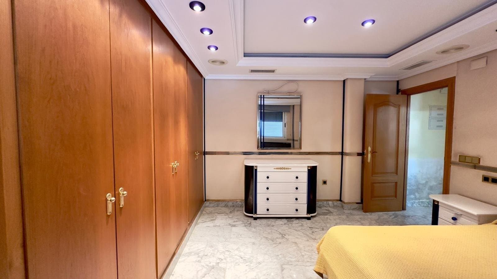 2-Bedroom Penthouse in Torrevieja - 13