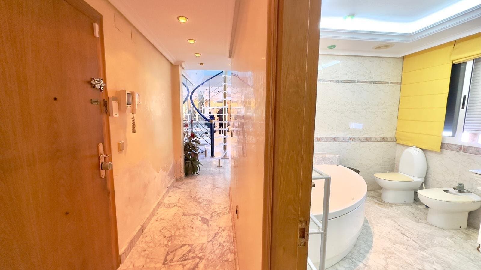 2-Bedroom Penthouse in Torrevieja - 14