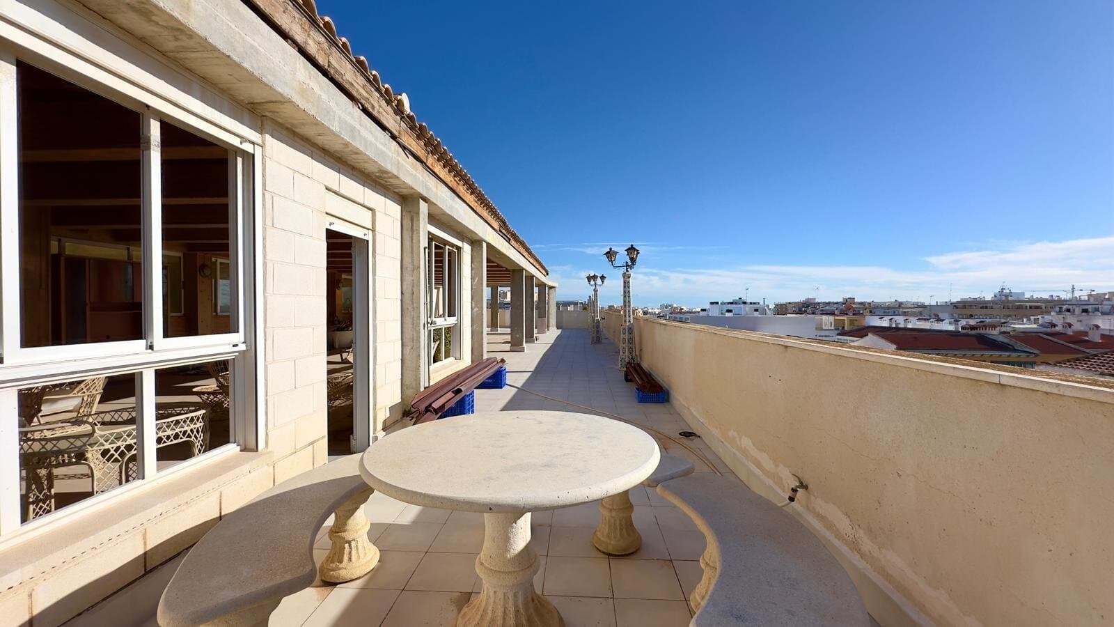 2-Bedroom Penthouse in Torrevieja - 33