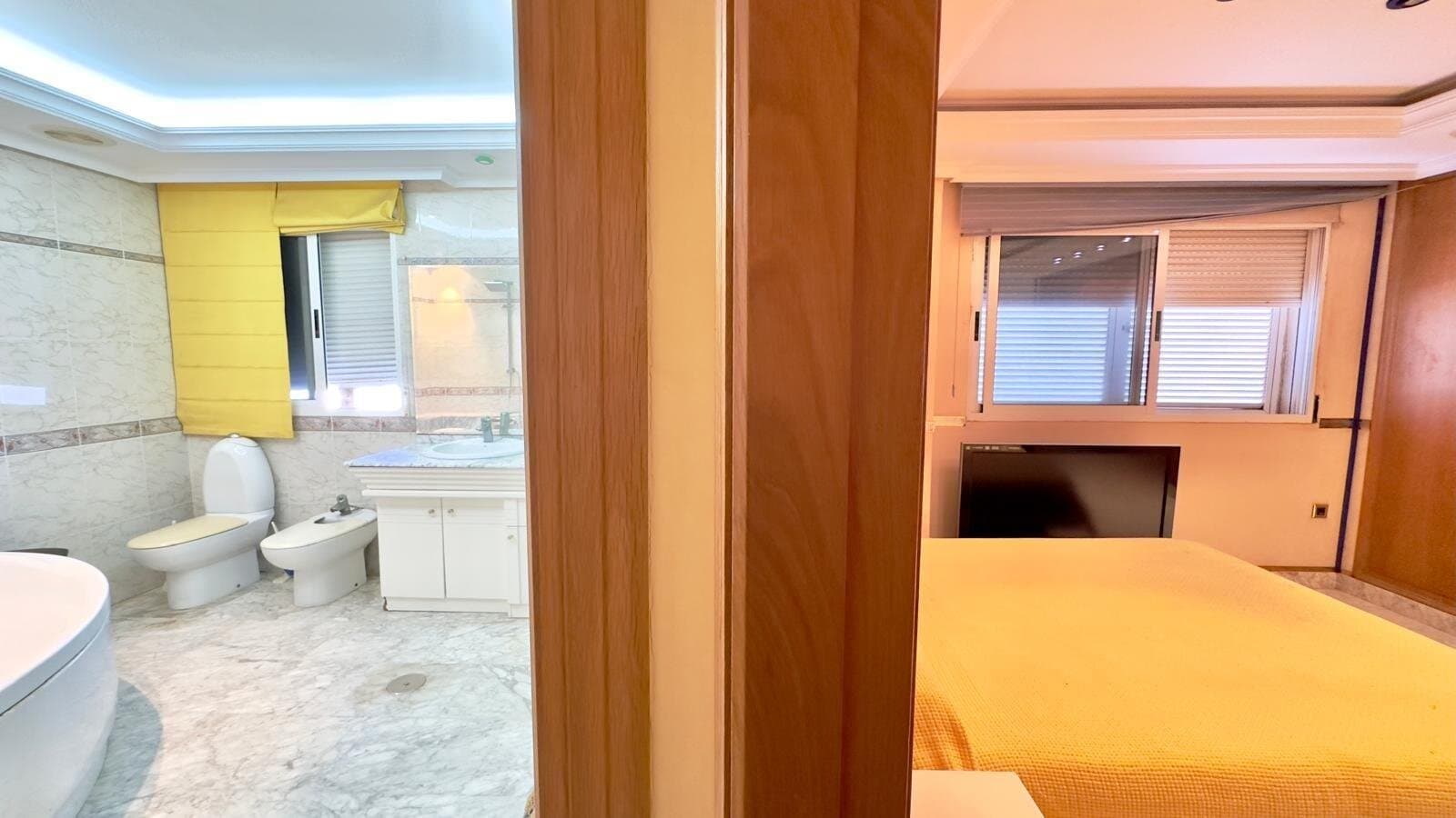 2-Bedroom Penthouse in Torrevieja - 9