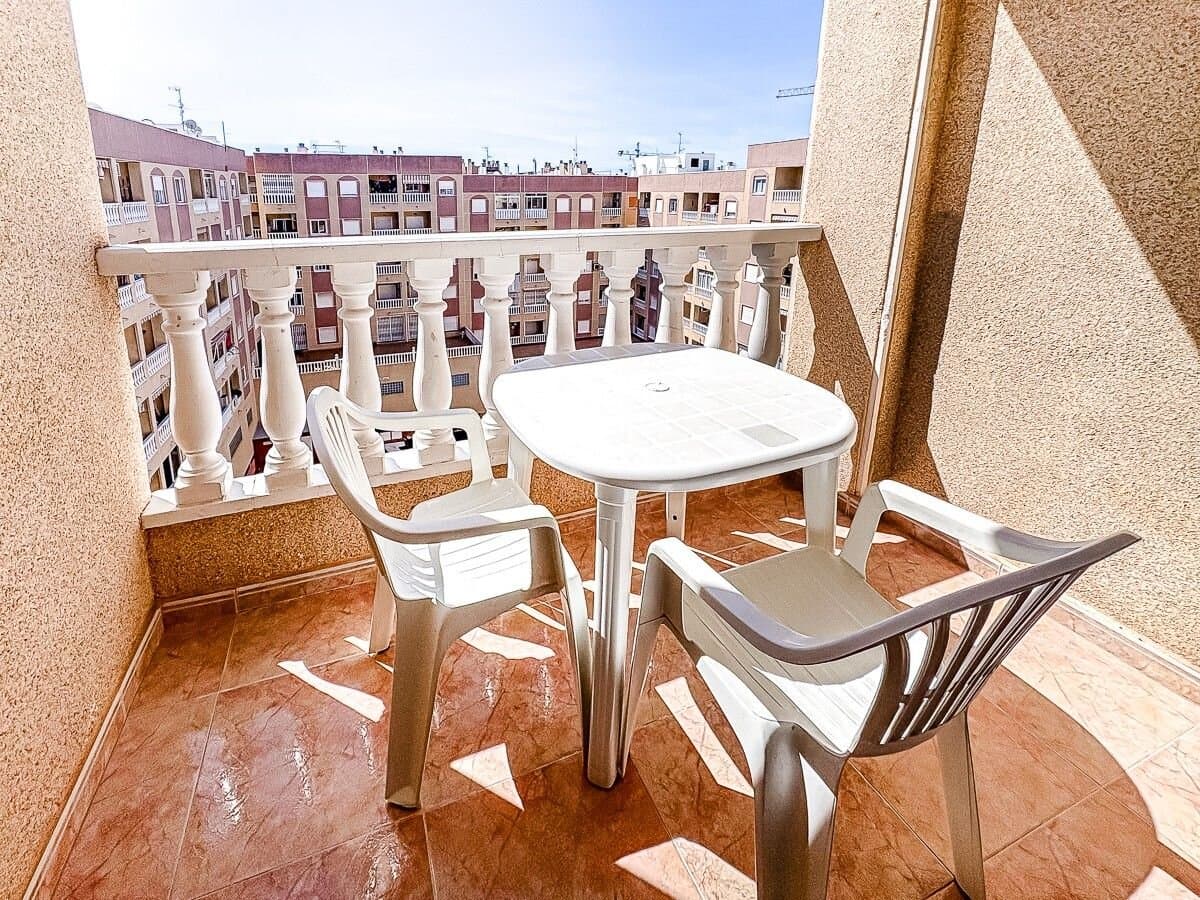 2-Bedroom Apartment in Centro, Torrevieja - 9