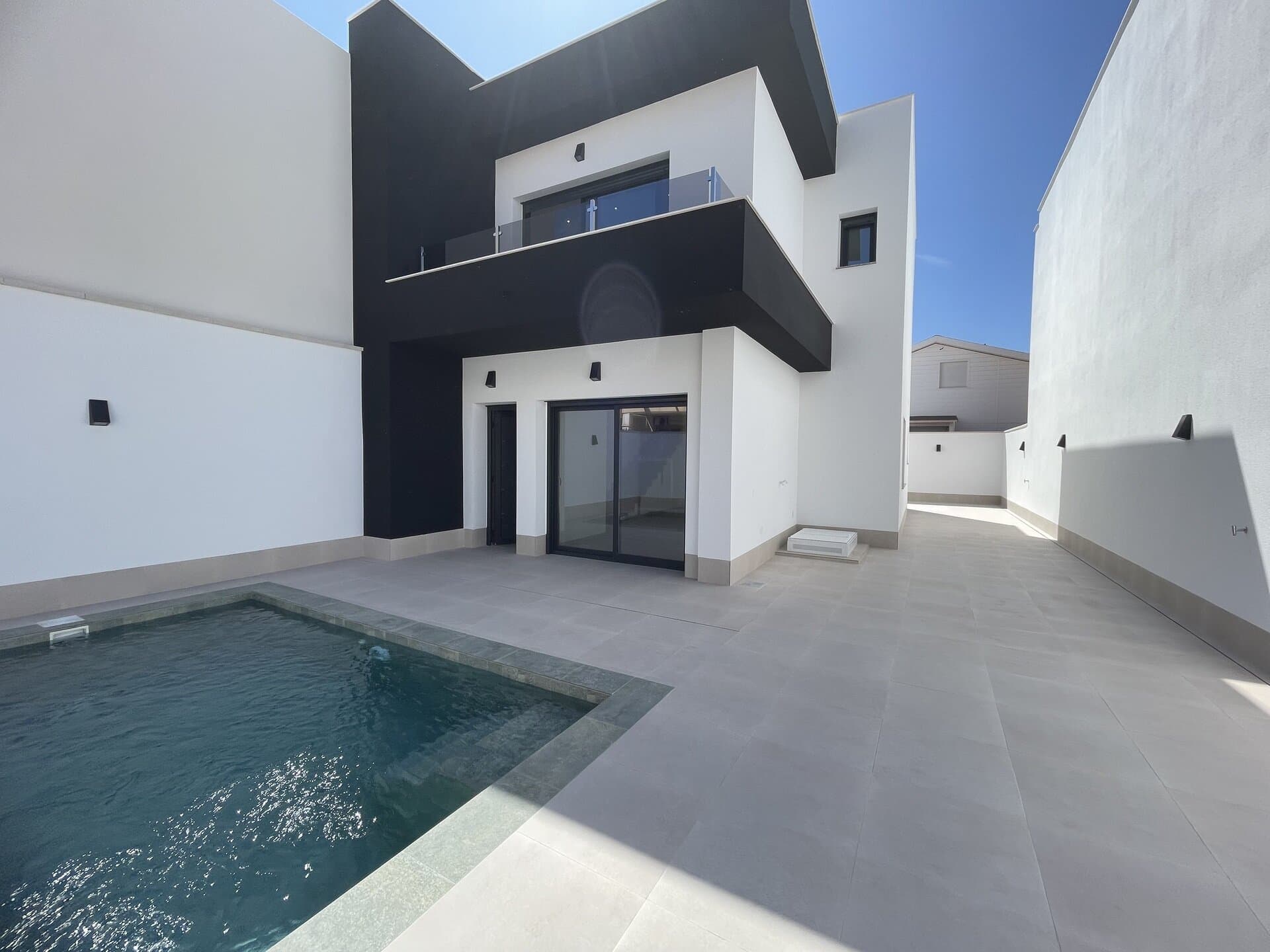 3-Bedroom Detached House in Heredades - 2