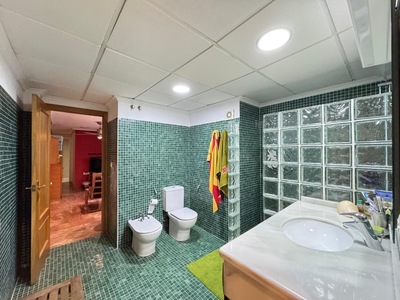 4-Bedroom Apartment in Torrevieja, Torrevieja - 35