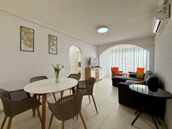 Apartamento de 2 Dormitorios en Acequion, Torrevieja