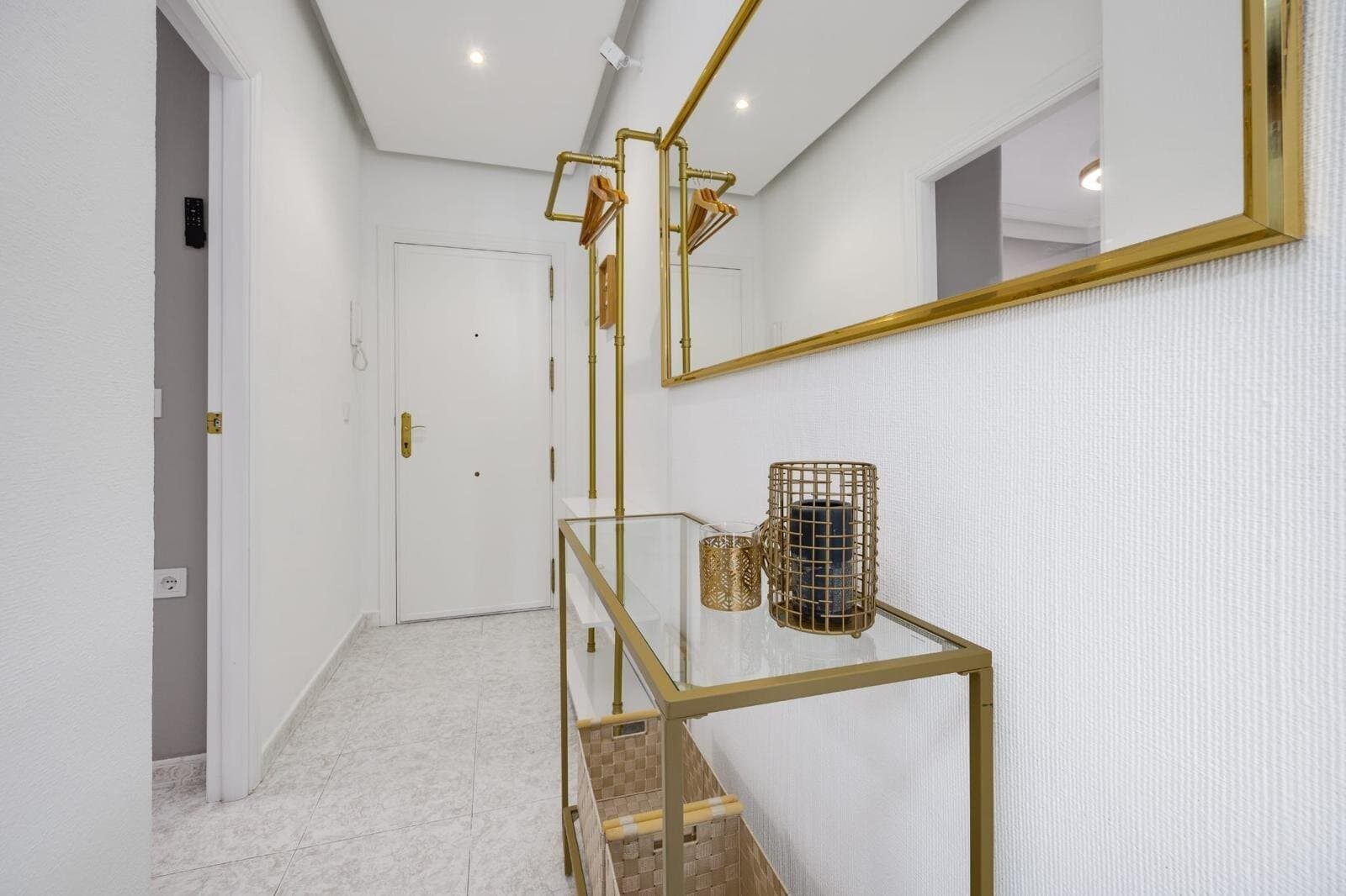 2-Bedroom Apartment in Estacion de Autobuses, Torrevieja - 11