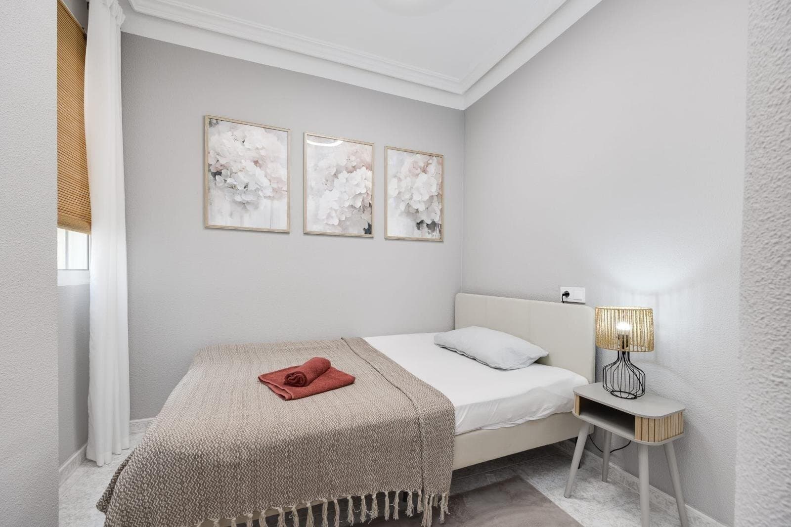2-Bedroom Apartment in Estacion de Autobuses, Torrevieja - 9