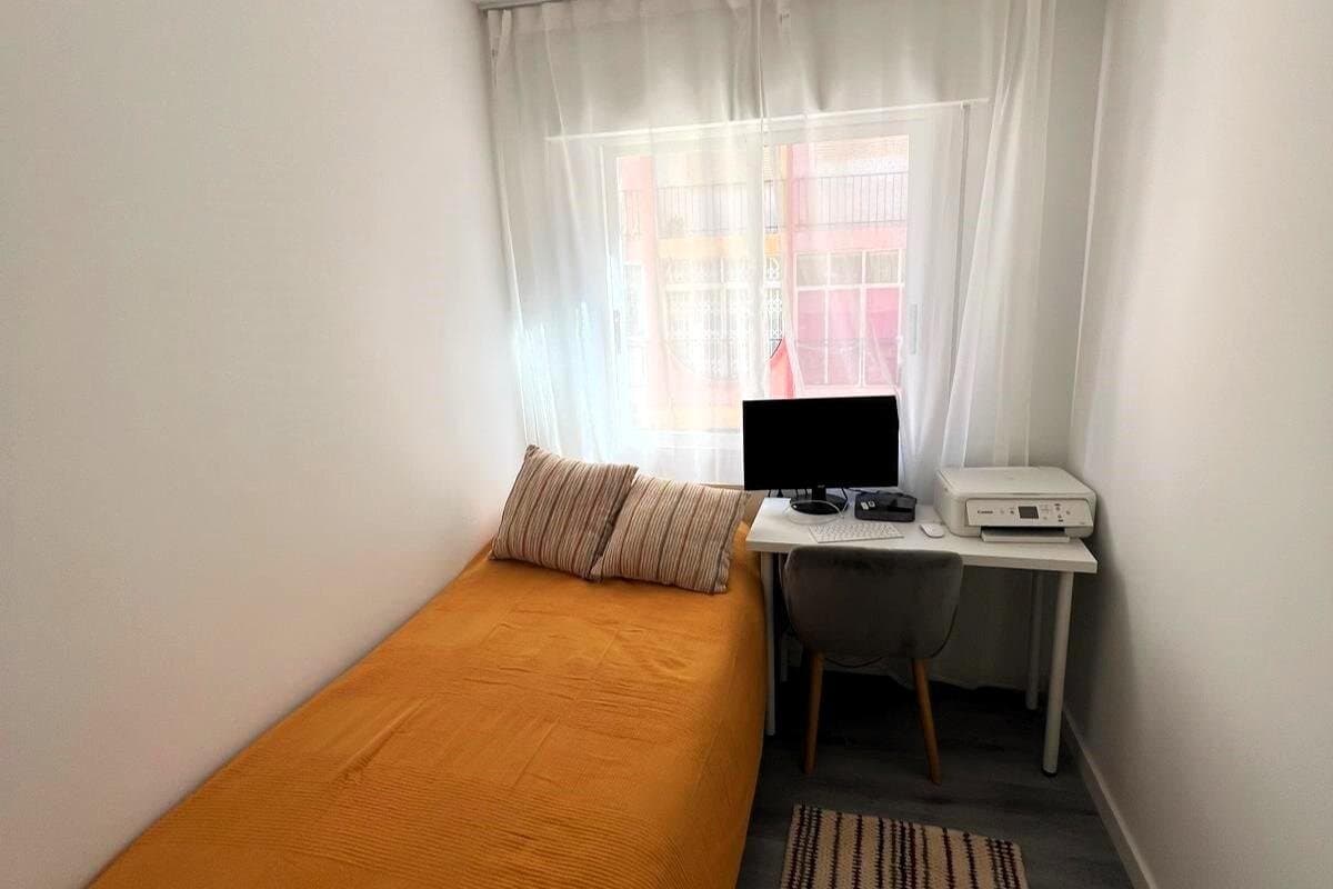 2-Bedroom Apartment in Estacion de Autobuses, Torrevieja - 12