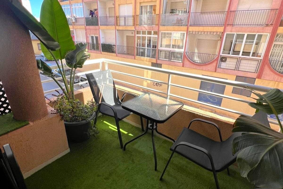 2-Bedroom Apartment in Estacion de Autobuses, Torrevieja - 2