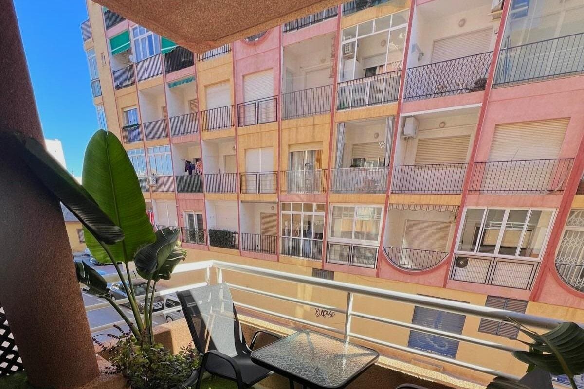 2-Bedroom Apartment in Estacion de Autobuses, Torrevieja - 3