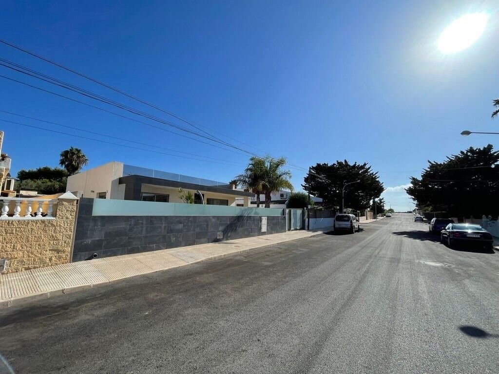 Villa de 6 Dormitorios en Islas Menores-Mar de Cristal, Cartagena - 9
