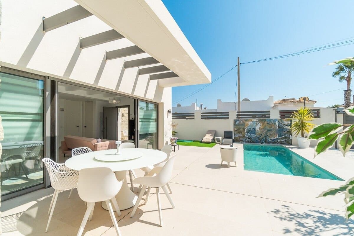 Villa de 3 Dormitorios en, San Miguel de Salinas - 23