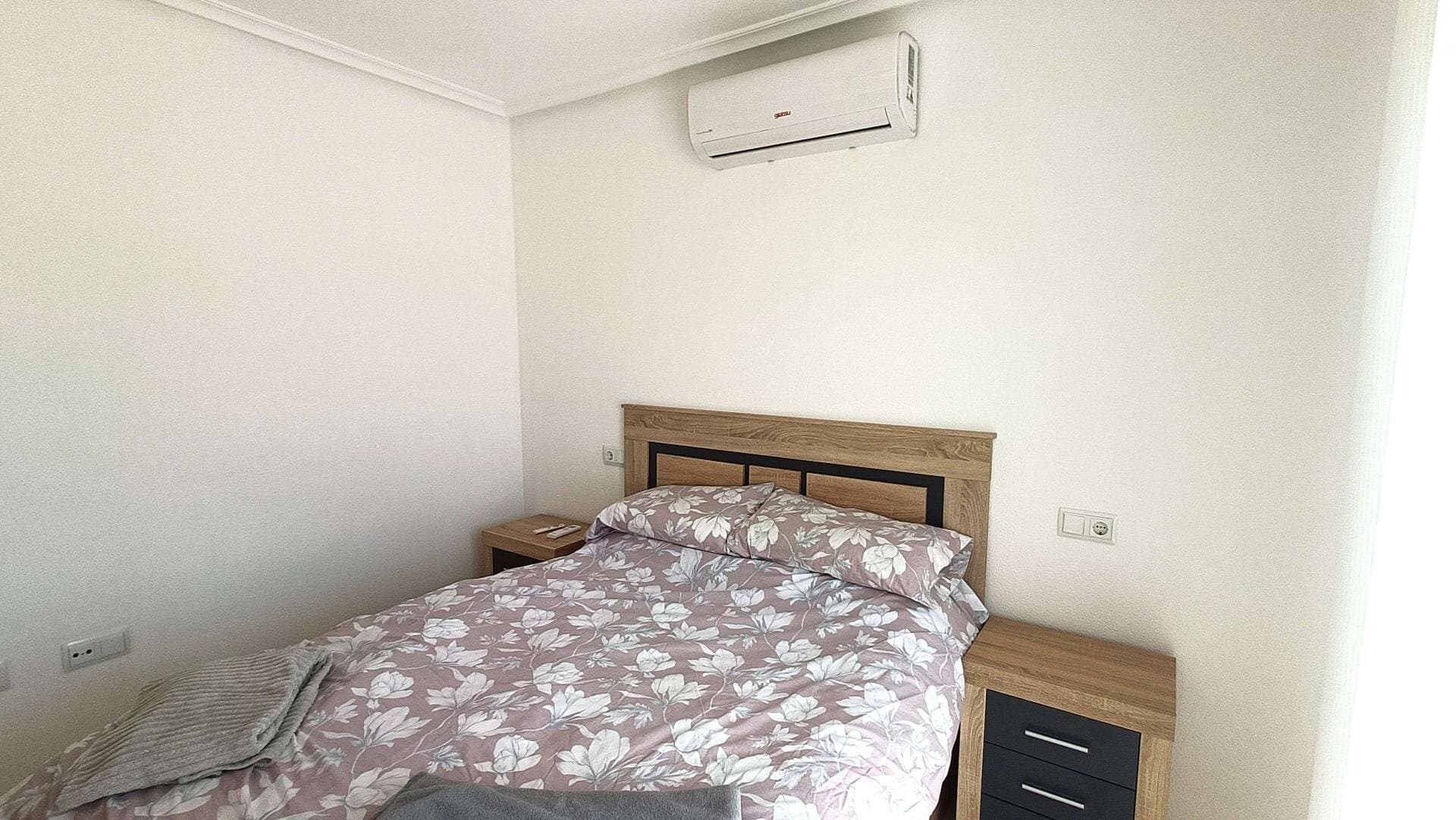 2-Bedroom Apartment in Comunidad Valenciana, Algorfa - 12