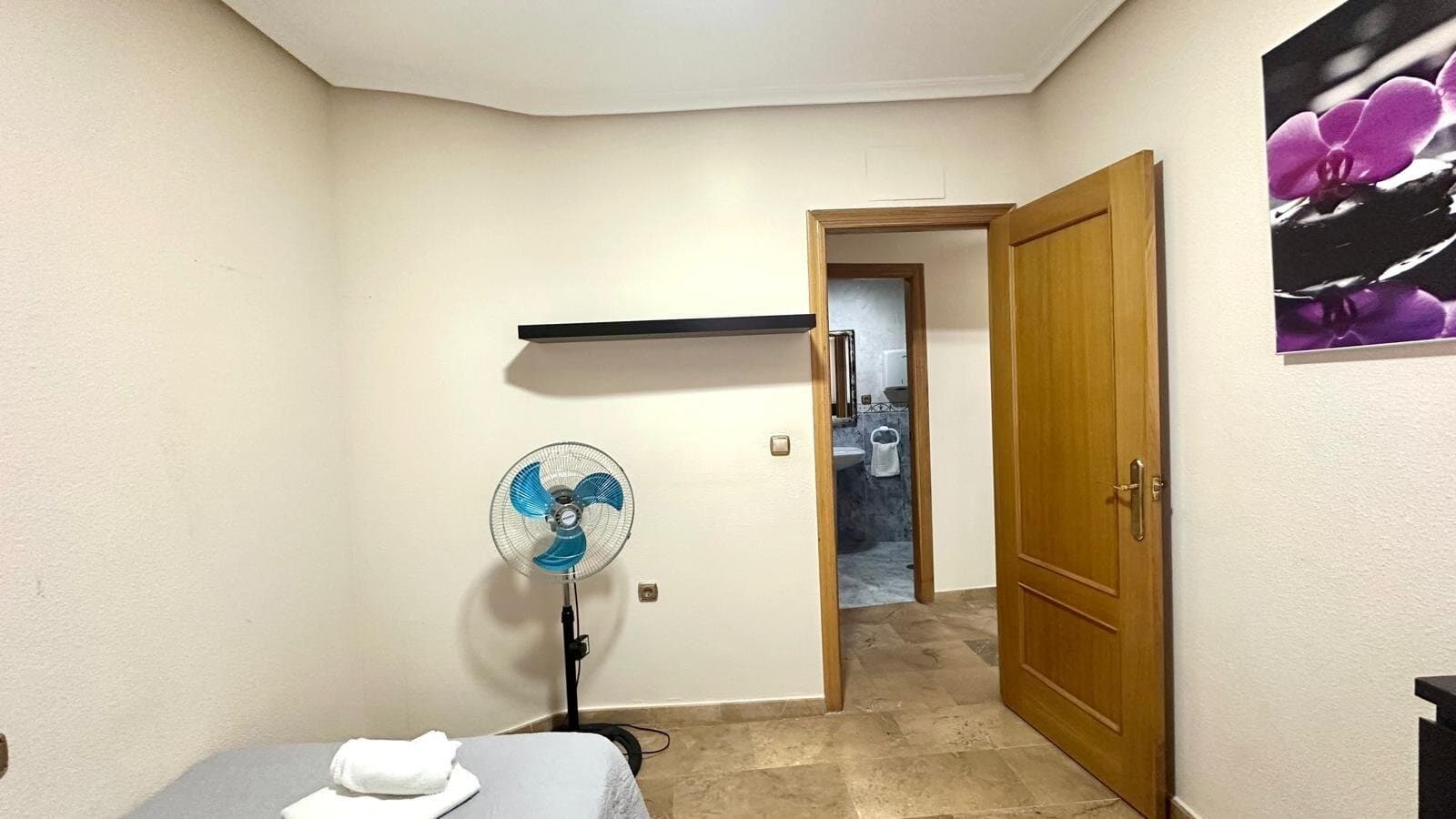 3-Bedroom Apartment in Torrevieja, Torrevieja - 12