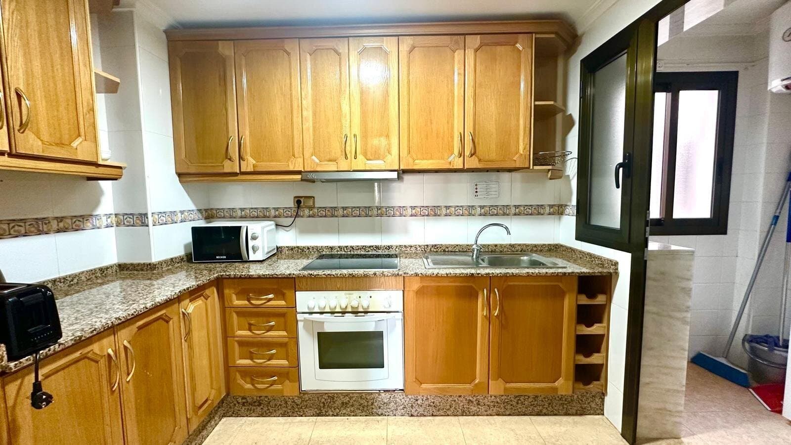 3-Bedroom Apartment in Torrevieja, Torrevieja - 5
