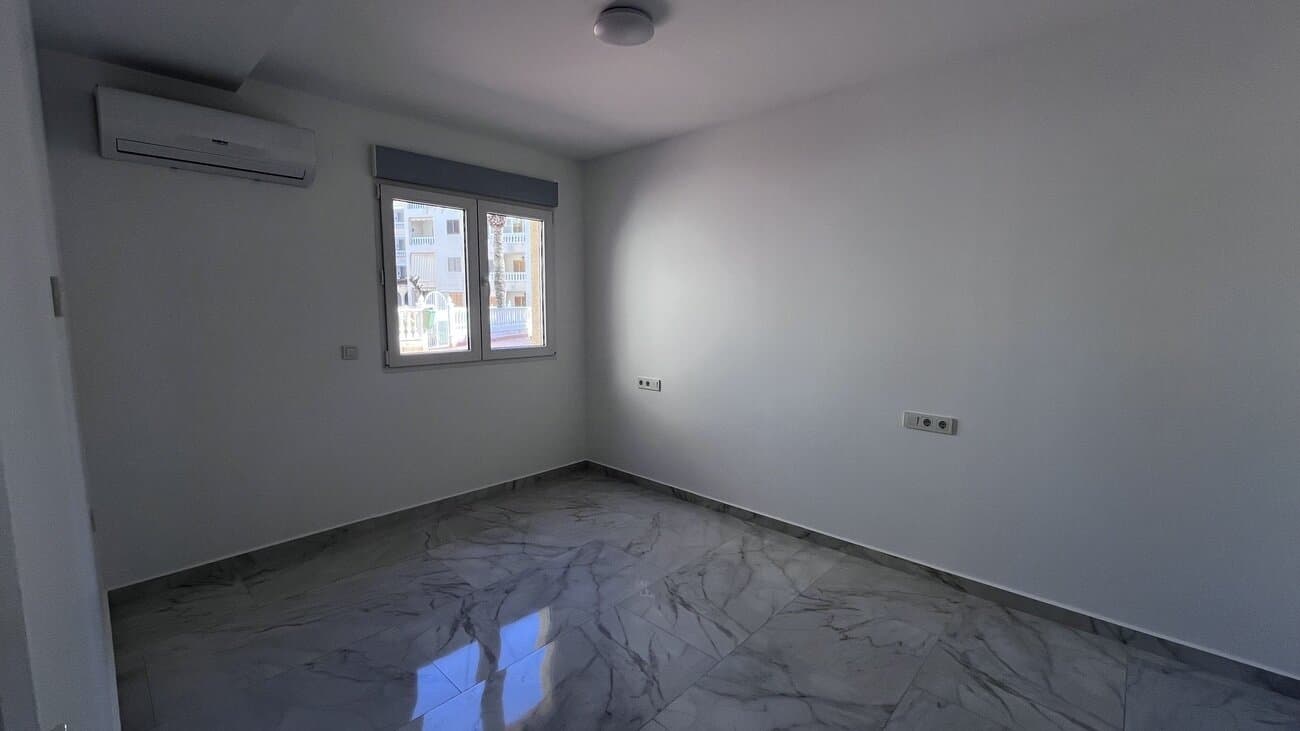 2-Bedroom Bungalow in Centro, Torrevieja - 11